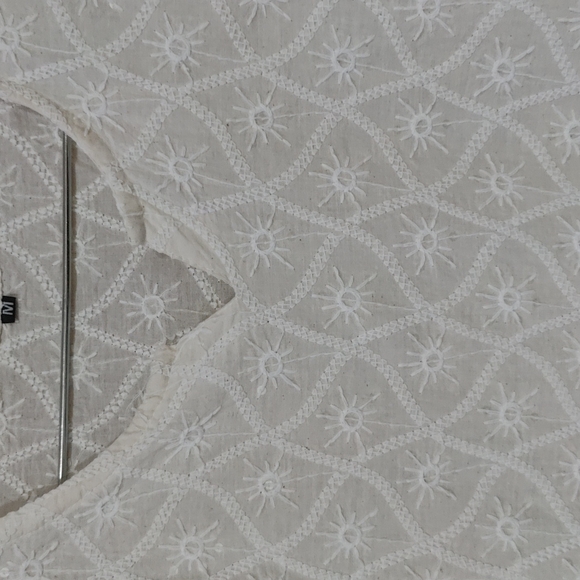 Chikankari kurta with plazo - Picture 7 of 8